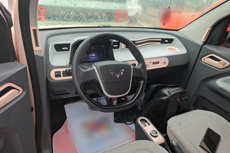 Used Wuling Hongguang MINIEV 2021 Macaron Premium Model – Lithium Iron Phosphate Center Console