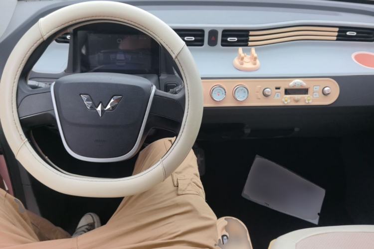 Used Wuling Hongguang MINIEV 2021 Macaron Premium Model – Lithium Iron Phosphate Center Console