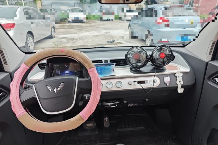 Used Wuling Hongguang MINIEV 2021 Macaron Premium Model – Lithium Iron Phosphate Center Console