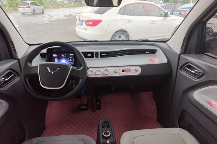 Used Wuling Hongguang MINIEV 2021 Macaron Premium Model – Lithium Iron Phosphate Center Console
