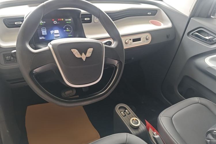 Used Wuling Hongguang MINIEV 2021 Macaron Fashion Edition Lithium-Ion Battery Center Console