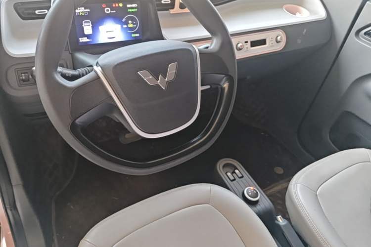 Used Wuling Hongguang MINIEV 2021 Macaron Premium Model – Lithium Iron Phosphate Center Console