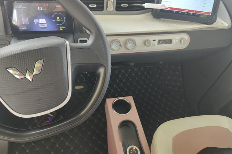 Used Wuling Hongguang MINIEV 2021 Macaron Premium Model – Lithium Iron Phosphate Center Console