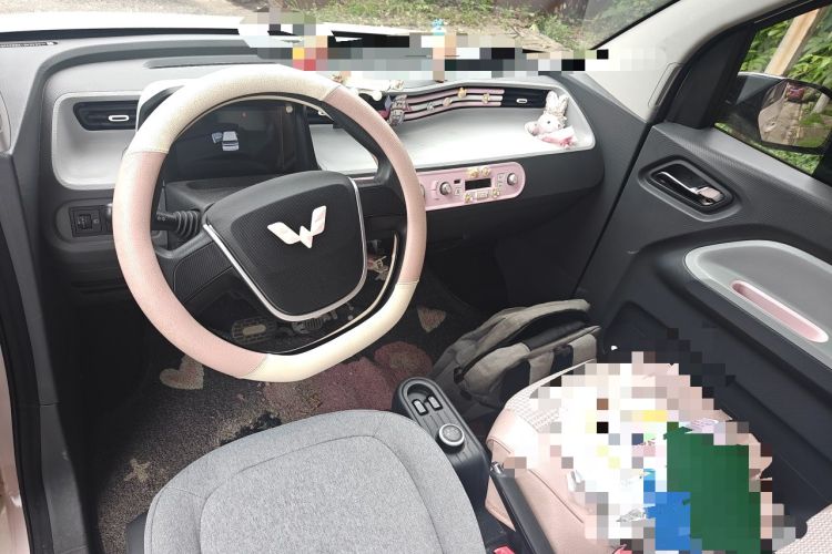 Used Wuling Hongguang MINIEV 2021 Macaron Premium Model – Lithium Iron Phosphate Center Console
