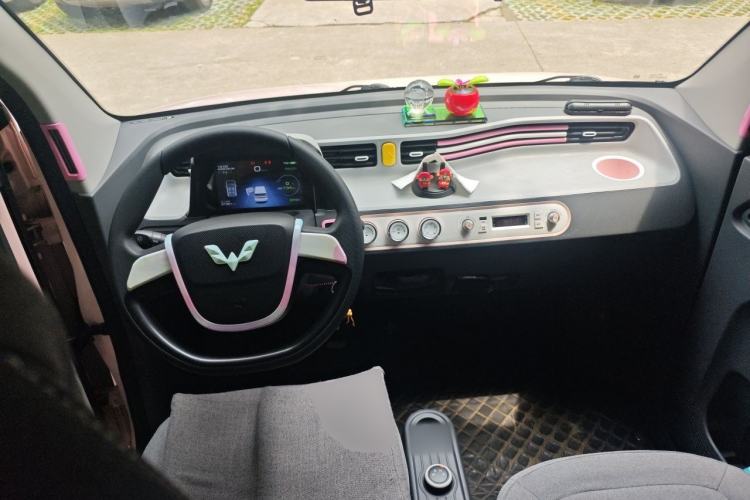 Used Wuling Hongguang MINIEV 2021 Macaron Premium Model – Lithium-NMC Center Console