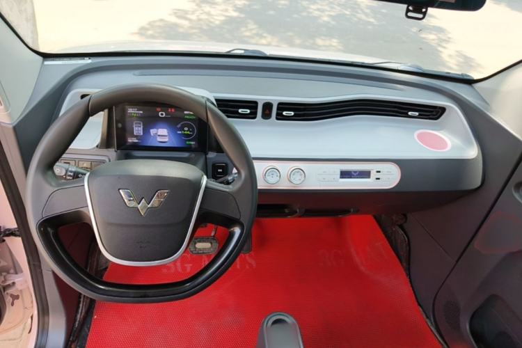Used Wuling Hongguang MINIEV 2021 Macaron Premium Model – Lithium Iron Phosphate Center Console