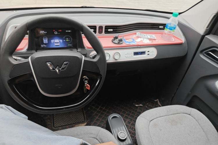 Used Wuling Hongguang MINIEV 2021 Macaron Premium Model – Lithium Iron Phosphate Center Console