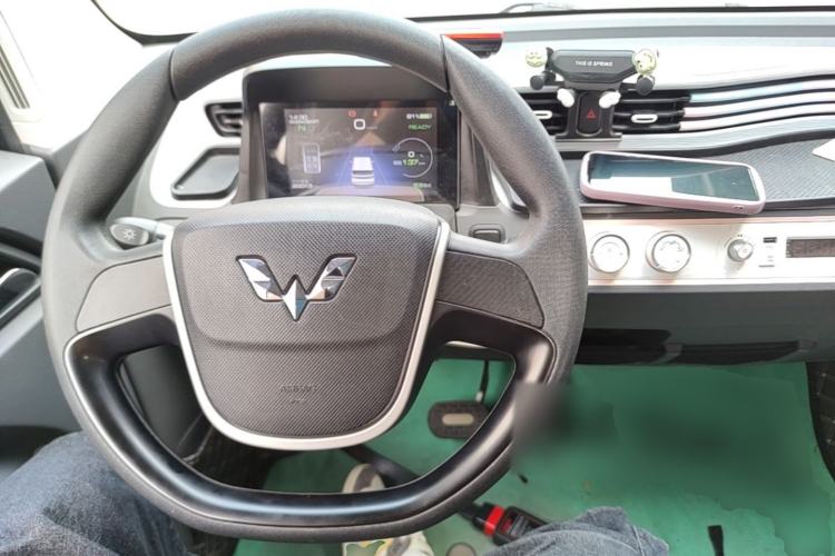 Used Wuling Hongguang MINIEV 2021 Macaron Premium Model – Lithium-NMC Center Console