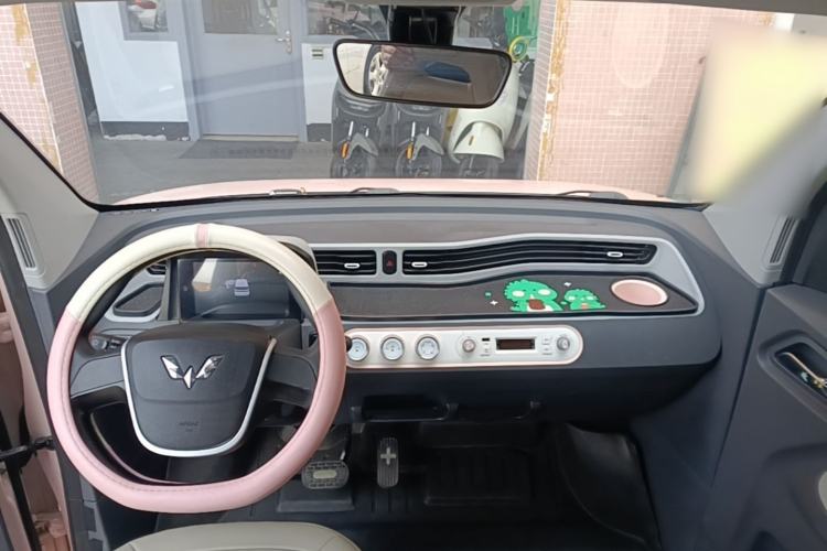 Used Wuling Hongguang MINIEV 2021 Macaron Premium Model – Lithium Iron Phosphate Center Console