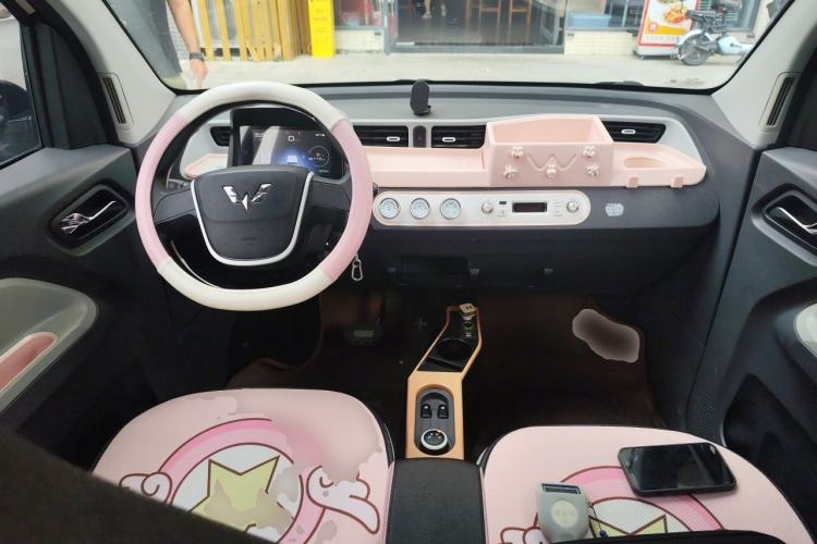 Used Wuling Hongguang MINIEV 2021 Macaron Fashion Model Lithium Iron Phosphate Center Console