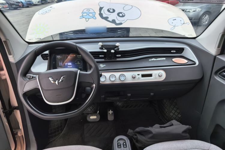 Used Wuling Hongguang MINIEV 2021 Macaron Premium Model – Lithium Iron Phosphate Center Console