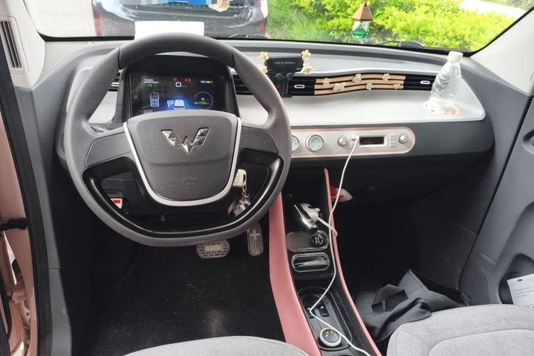 Used Wuling Hongguang MINIEV 2021 Macaron Premium Model – Lithium Iron Phosphate Center Console
