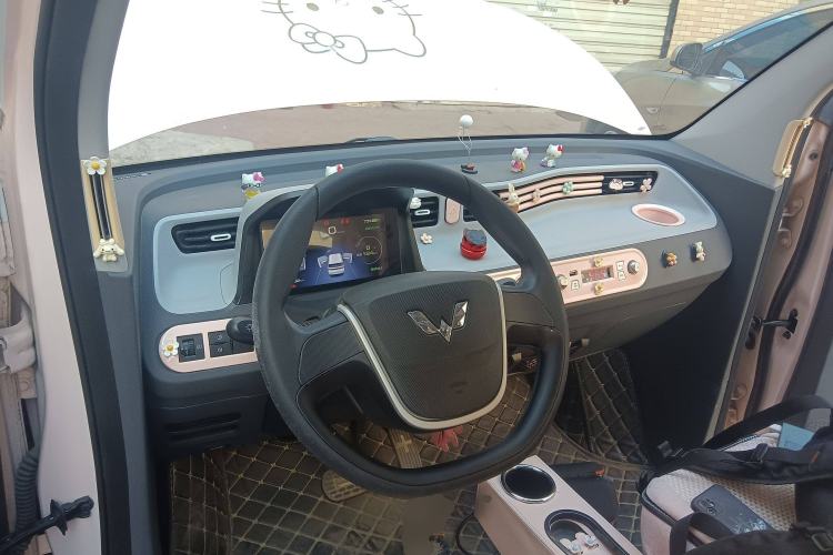 Used Wuling Hongguang MINIEV 2021 Macaron Premium Model – Lithium Iron Phosphate Center Console