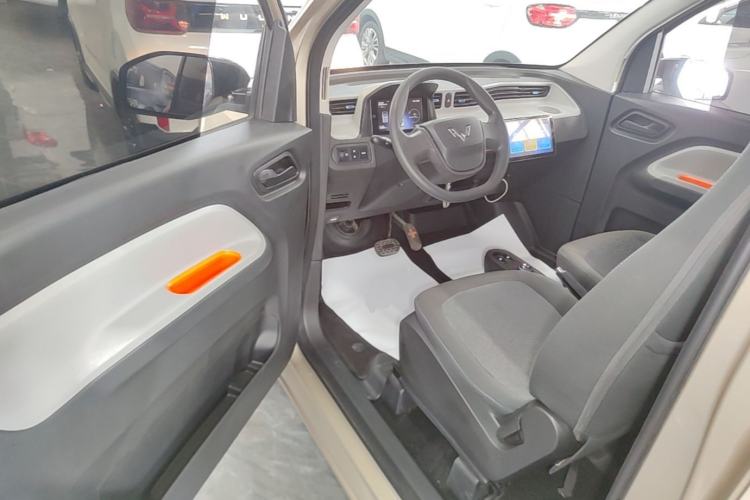 Used Wuling Hongguang MINIEV 2021 Macaron Fashion Model Lithium Iron Phosphate Driver Seat