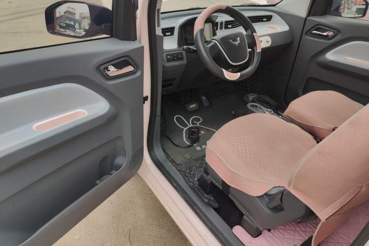 Used Wuling Hongguang MINIEV 2021 Macaron Premium Model – Lithium Iron Phosphate Driver Seat