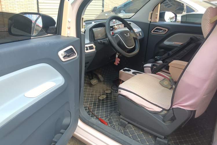 Used Wuling Hongguang MINIEV 2021 Macaron Premium Model – Lithium Iron Phosphate Driver Seat