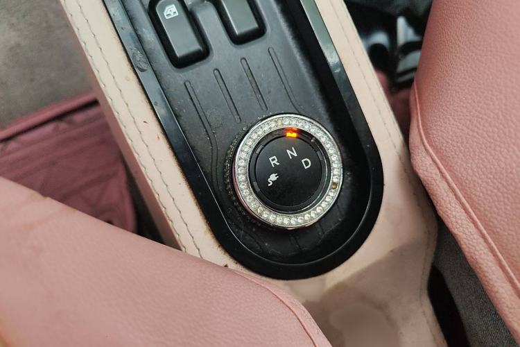Used Wuling Hongguang MINIEV 2021 Macaron Premium Model – Lithium Iron Phosphate Gear Lever