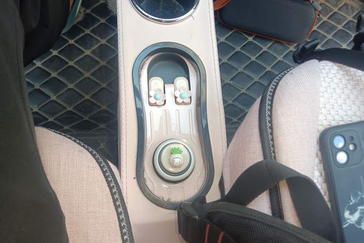 Used Wuling Hongguang MINIEV 2021 Macaron Premium Model – Lithium Iron Phosphate Gear Lever