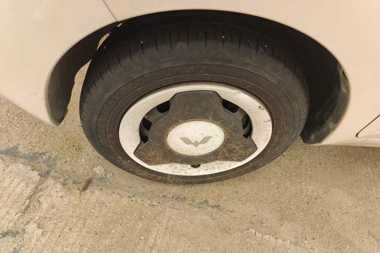 Used Wuling Hongguang MINIEV 2021 Macaron Premium Model – Lithium Iron Phosphate Left Front Wheel Hub