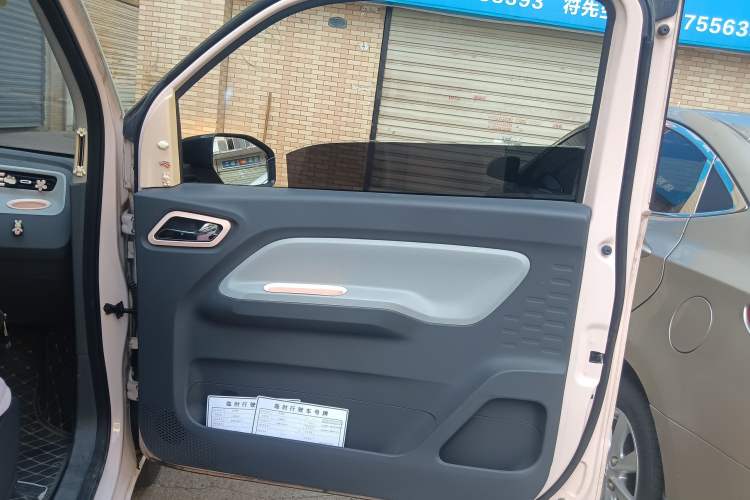 Used Wuling Hongguang MINIEV 2021 Macaron Premium Model – Lithium Iron Phosphate Right Front Door Interior