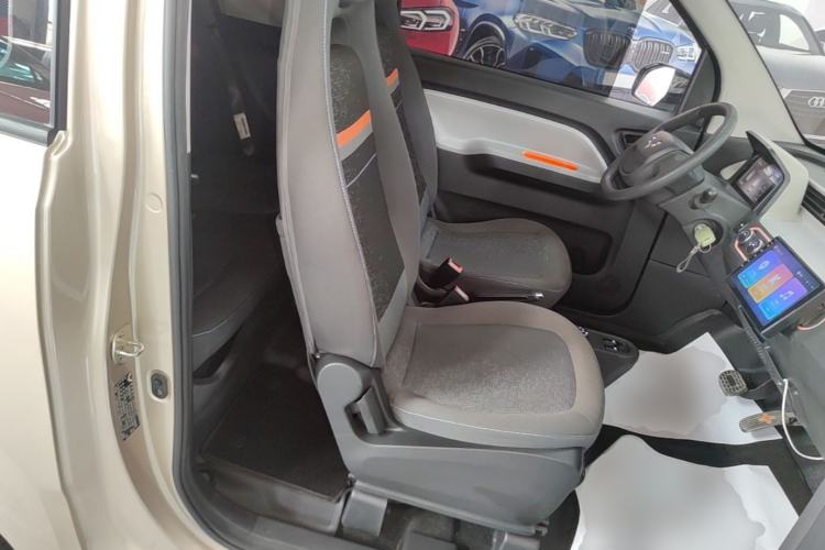 Used Wuling Hongguang MINIEV 2021 Macaron Fashion Model Lithium Iron Phosphate Right Front Seat