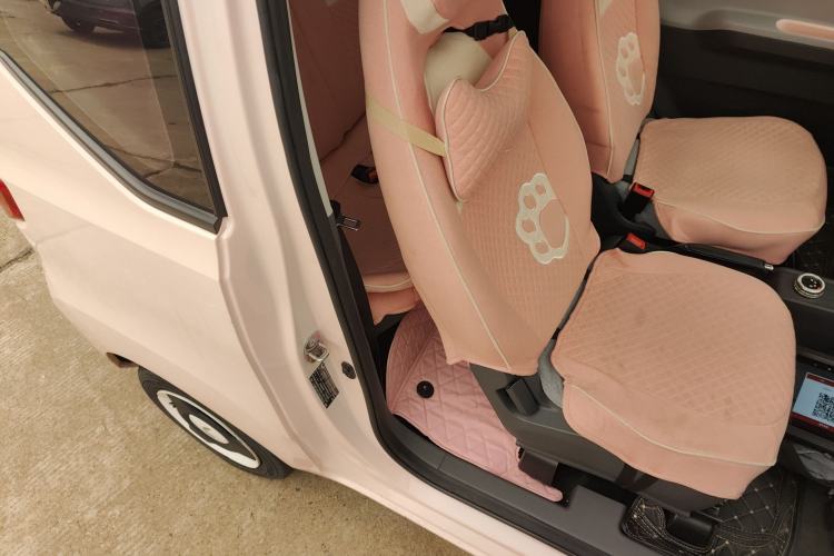 Used Wuling Hongguang MINIEV 2021 Macaron Premium Model – Lithium Iron Phosphate Right Front Seat