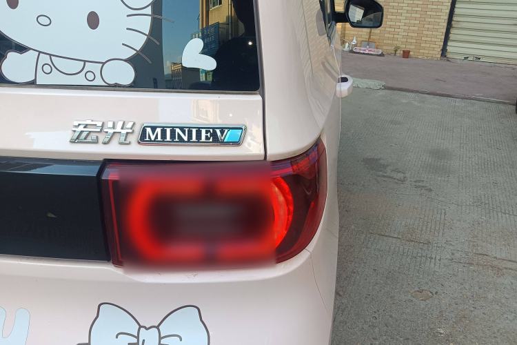 Used Wuling Hongguang MINIEV 2021 Macaron Premium Model – Lithium Iron Phosphate Right Rear Taillight