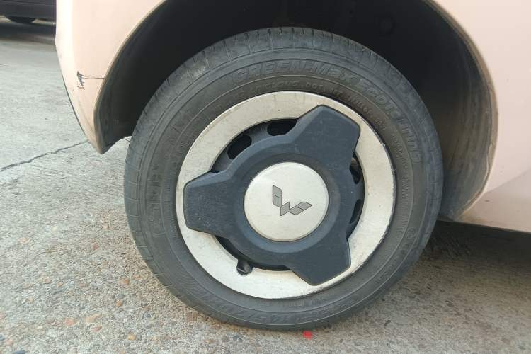 Used Wuling Hongguang MINIEV 2021 Macaron Premium Model – Lithium Iron Phosphate Right Rear Wheel Hub