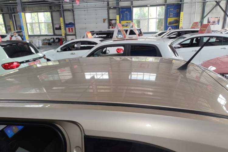 Used Wuling Hongguang MINIEV 2021 Macaron Fashion Model Lithium Iron Phosphate Roof