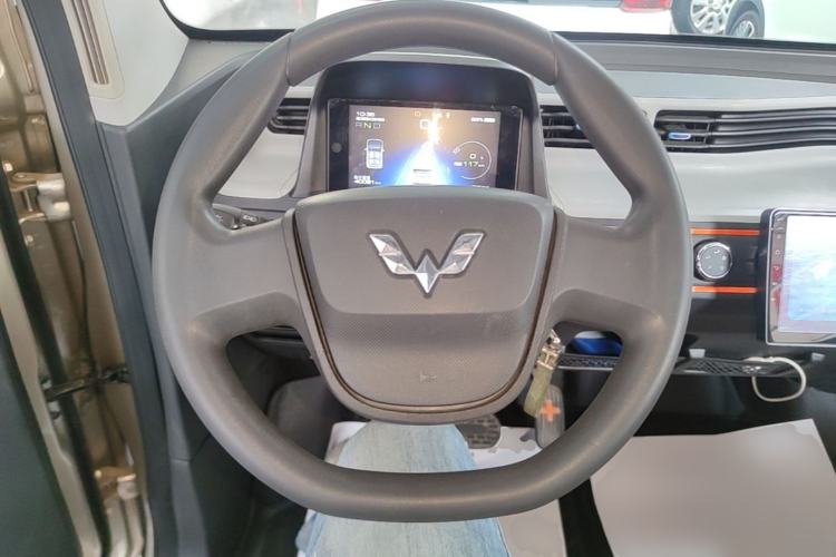 Used Wuling Hongguang MINIEV 2021 Macaron Fashion Model Lithium Iron Phosphate Steering Wheel