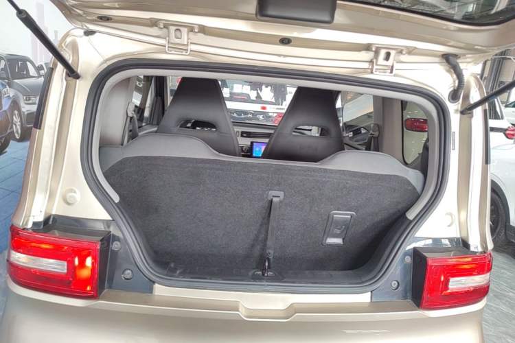 Used Wuling Hongguang MINIEV 2021 Macaron Fashion Model Lithium Iron Phosphate Trunk