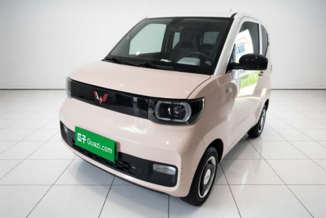 Ojetý Wuling Hongguang MINIEV 2021 Macaron Premium Model – Lithium Iron Phosphate