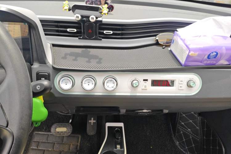 Used Wuling Hongguang MINIEV 2021 Macaron Fashion Model Lithium Iron Phosphate Audio And AC Panel