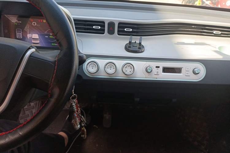 Used Wuling Hongguang MINIEV 2021 Macaron Fashion Edition Lithium-Ion Battery Audio And AC Panel