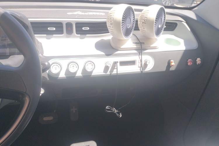 Used Wuling Hongguang MINIEV 2021 Macaron Fashion Model Lithium Iron Phosphate Audio And AC Panel