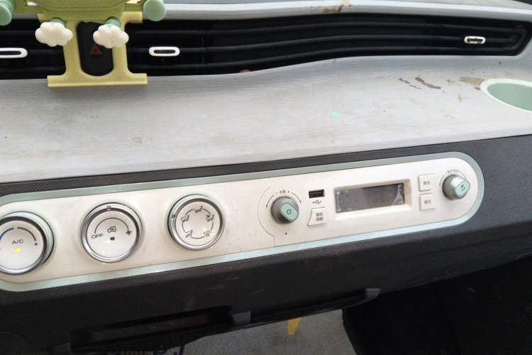 Used Wuling Hongguang MINIEV 2021 Macaron Fashion Model Lithium Iron Phosphate Audio And AC Panel