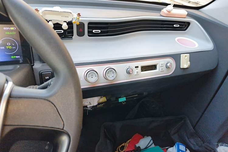 Used Wuling Hongguang MINIEV 2021 Macaron Fashion Model Lithium Iron Phosphate Audio And AC Panel