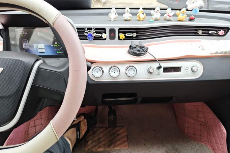 Used Wuling Hongguang MINIEV 2021 Macaron Fashion Model Lithium Iron Phosphate Audio And AC Panel