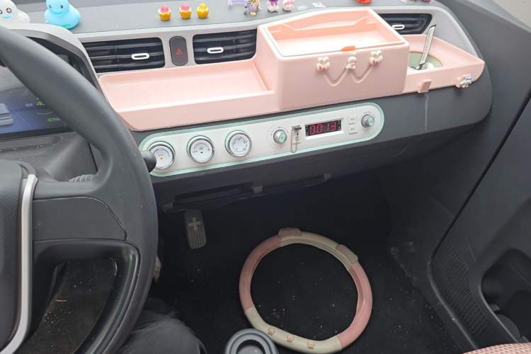 Used Wuling Hongguang MINIEV 2021 Macaron Fashion Model Lithium Iron Phosphate Audio And AC Panel