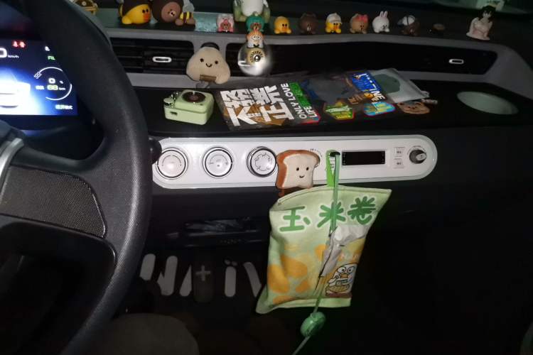 Used Wuling Hongguang MINIEV 2021 Macaron Fashion Model Lithium Iron Phosphate Audio And AC Panel