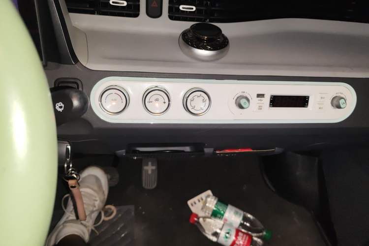 Used Wuling Hongguang MINIEV 2021 Macaron Fashion Edition Lithium-Ion Battery Audio And AC Panel