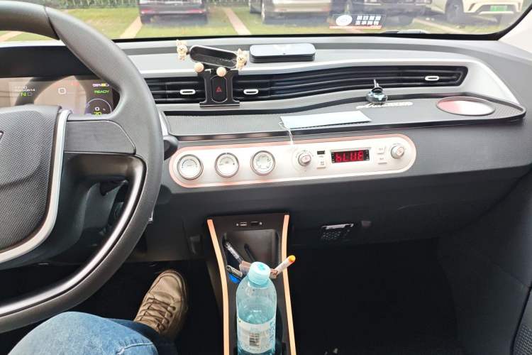Used Wuling Hongguang MINIEV 2021 Macaron Fashion Edition Lithium-Ion Battery Audio And AC Panel