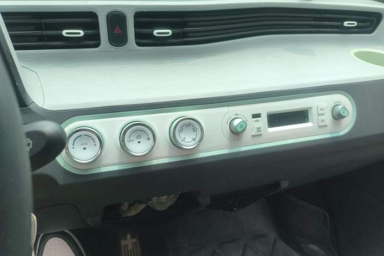 Used Wuling Hongguang MINIEV 2021 Macaron Premium Model – Lithium-NMC Audio And AC Panel