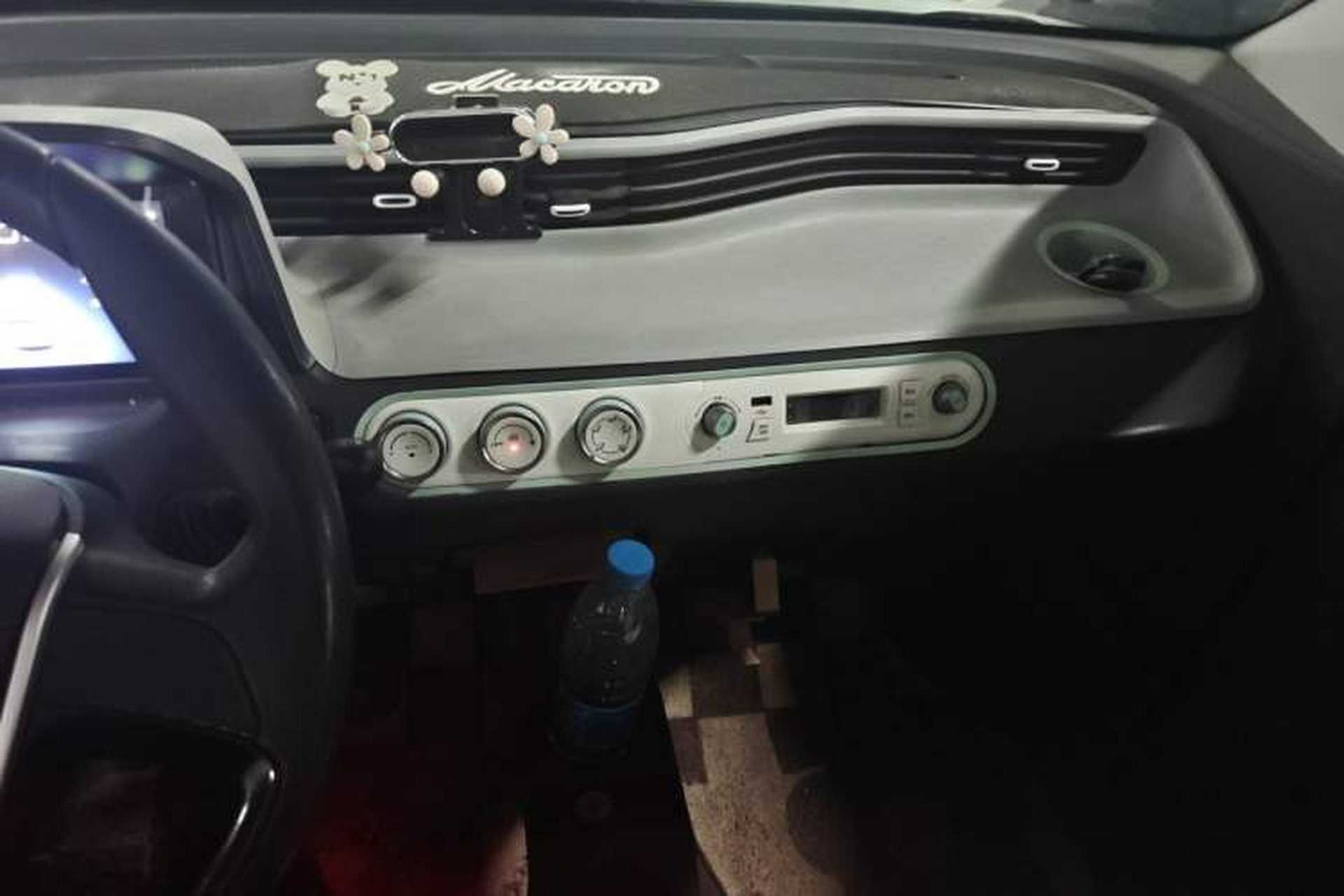 Used Wuling Hongguang MINIEV 2021 Macaron Sandwich Model 170 km Lithium Iron Phosphate Audio And AC Panel