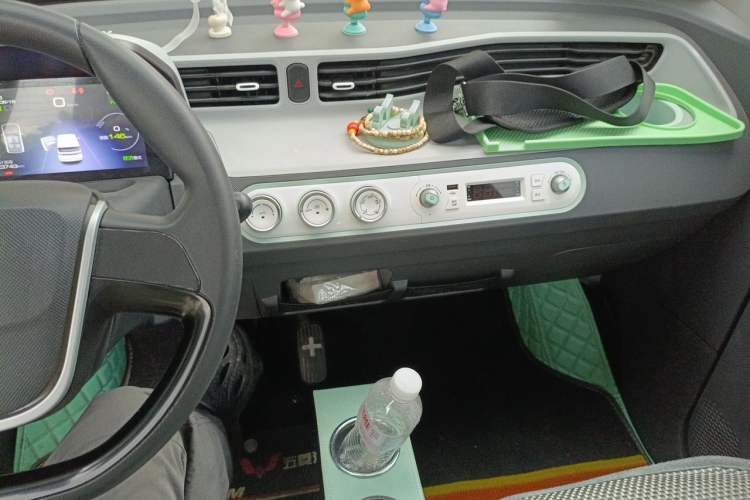 Used Wuling Hongguang MINIEV 2021 Macaron Premium Model – Lithium Iron Phosphate Audio And AC Panel