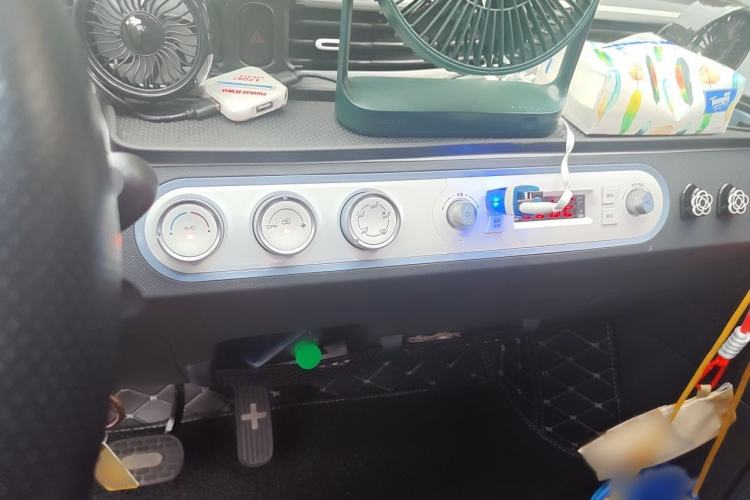 Used Wuling Hongguang MINIEV 2021 Macaron Premium Model – Lithium Iron Phosphate Audio And AC Panel