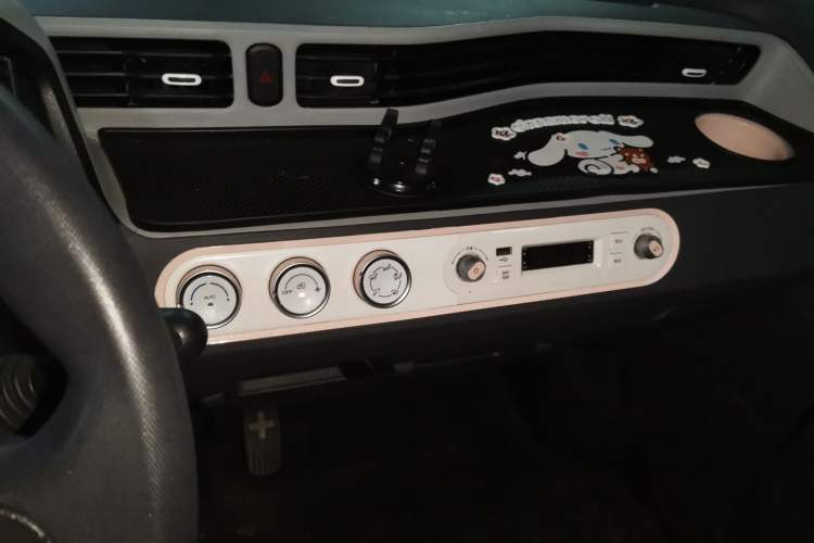 Used Wuling Hongguang MINIEV 2021 Macaron Premium Model – Lithium-NMC Audio And AC Panel