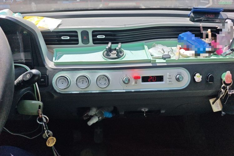 Used Wuling Hongguang MINIEV 2021 Macaron Premium Model – Lithium Iron Phosphate Audio And AC Panel