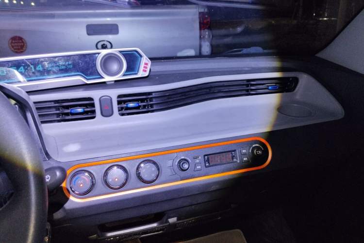 Used Wuling Hongguang MINIEV 2021 Macaron Fashion Model Lithium Iron Phosphate Audio And AC Panel