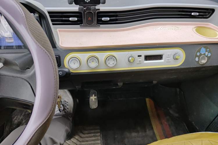 Used Wuling Hongguang MINIEV 2021 Macaron Premium Model – Lithium-NMC Audio And AC Panel